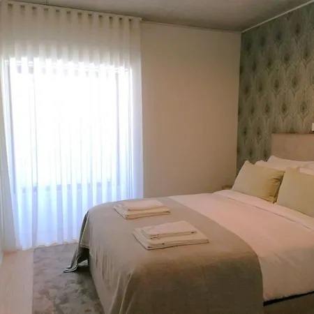 Hidden Pearl W/ Patio & Pool By Lovelystay * Lissabon