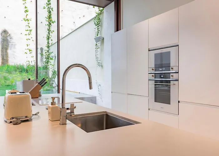 Hidden Pearl W/ Patio & Pool By Lovelystay * Lisbona