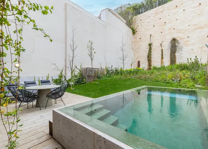 公寓 Hidden Pearl W/ Patio & Pool By Lovelystay