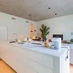 Hidden Pearl W/ Patio & Pool By Lovelystay Apartman *