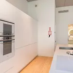 Hidden Pearl W/ Patio & Pool By Lovelystay Apartman Lisboa