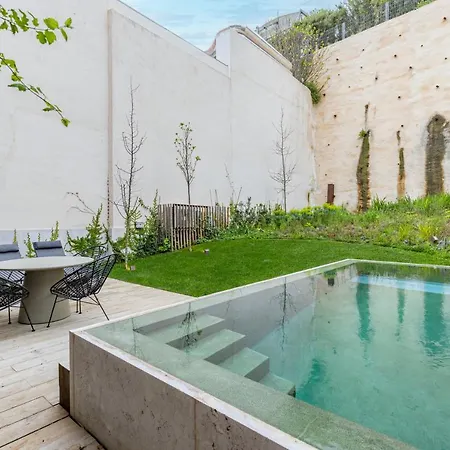 Apartamento Hidden Pearl W/ Patio & Pool By Lovelystay